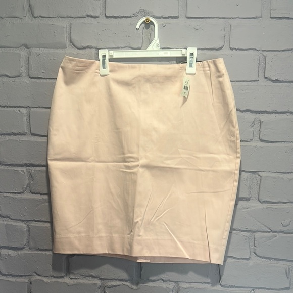 NEW Banana Republic Cream Pencil Skirt Knee-length Work size 10 - Picture 1 of 7